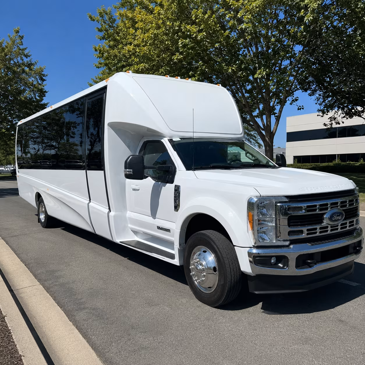 airport transfer buses for corporate groups at jfk and laguardia