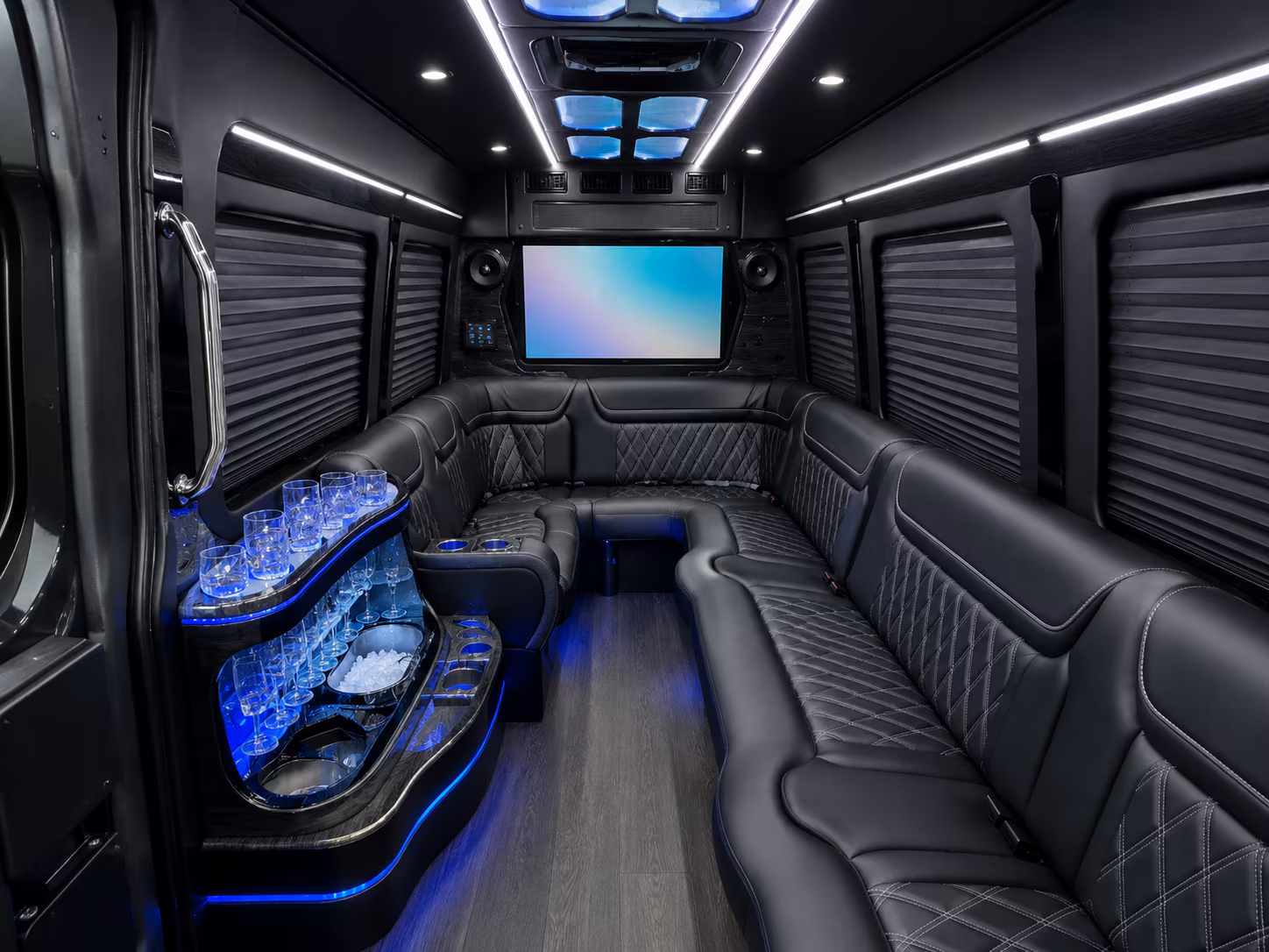 bus rentals for music festival weekends across the queens area