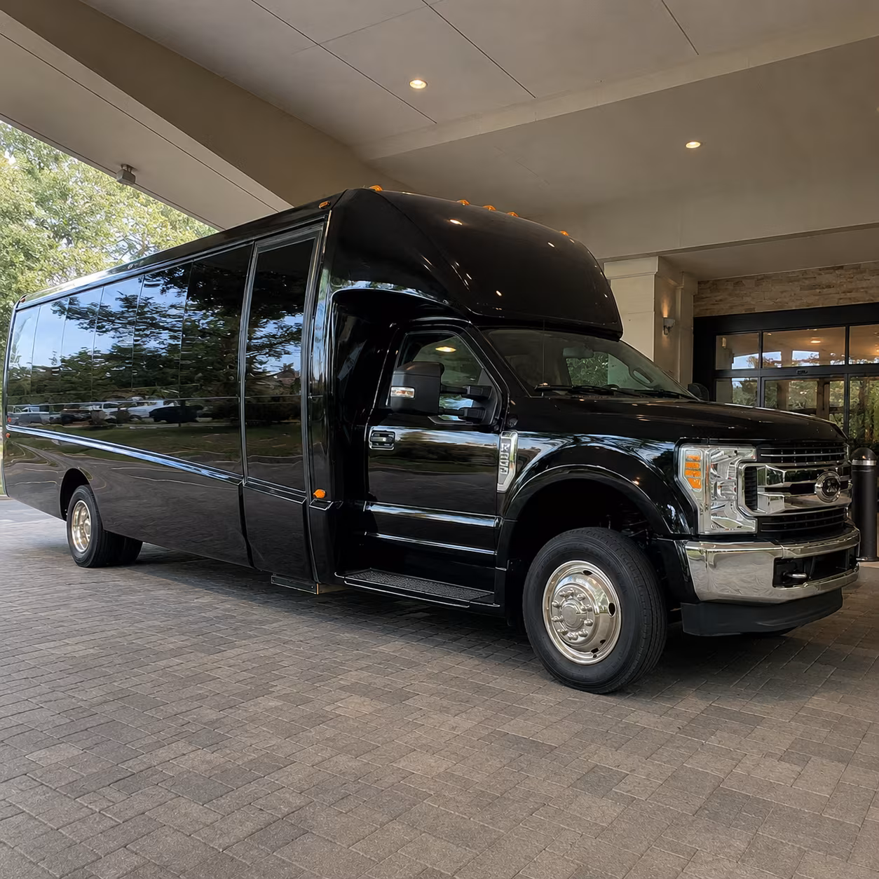 charter bus rentals for large queens prom groups and school shuttles
