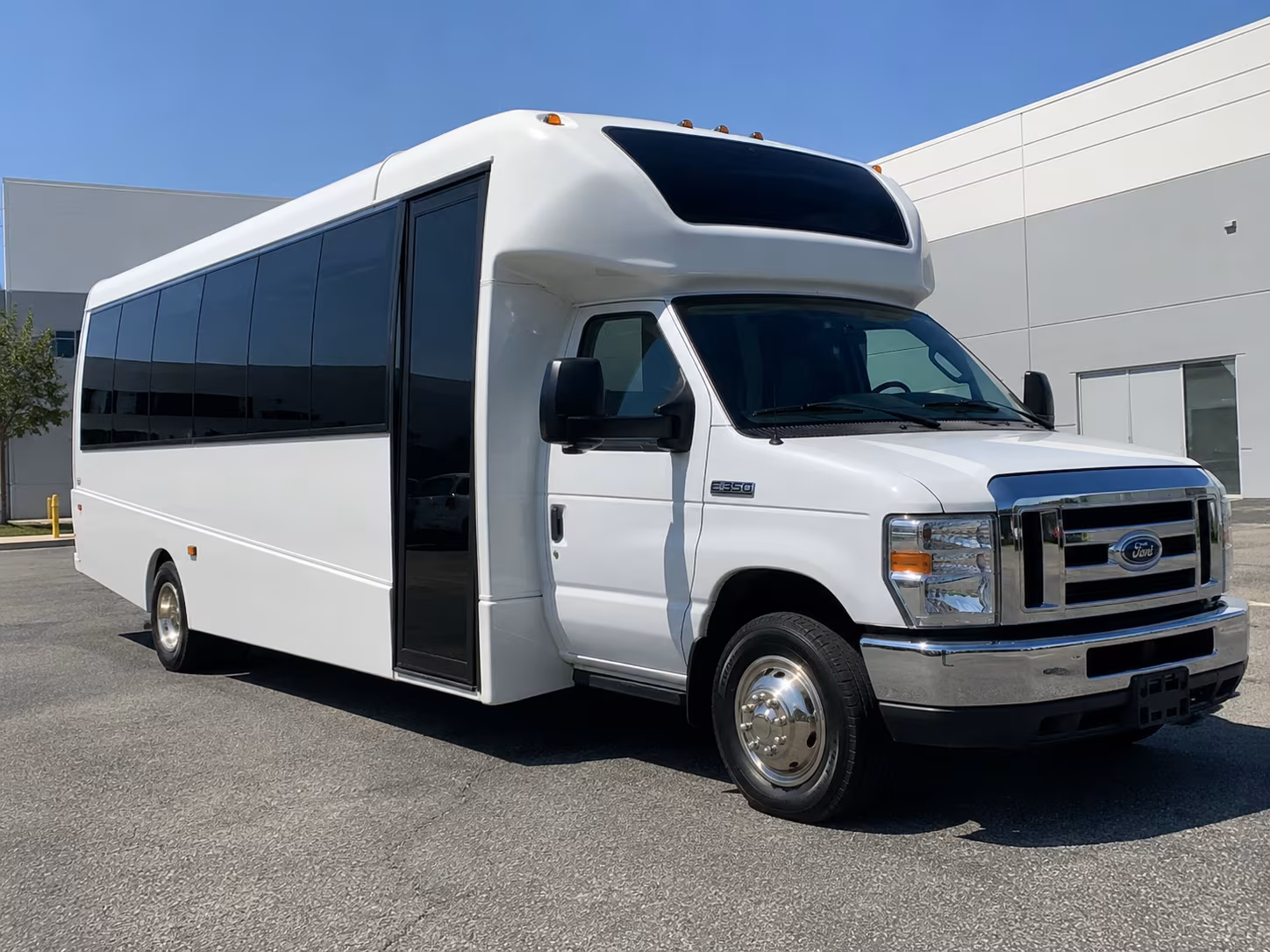 corporate and convention buses serving queens and midtown