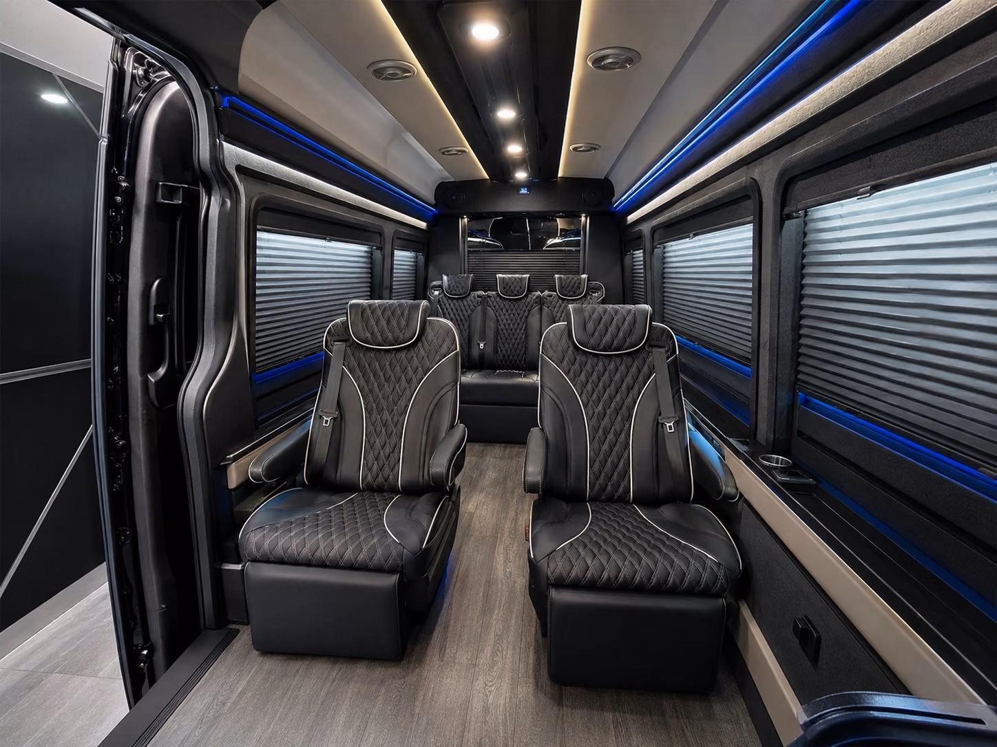 corporate group airport shuttles in queens and the surrounding metro