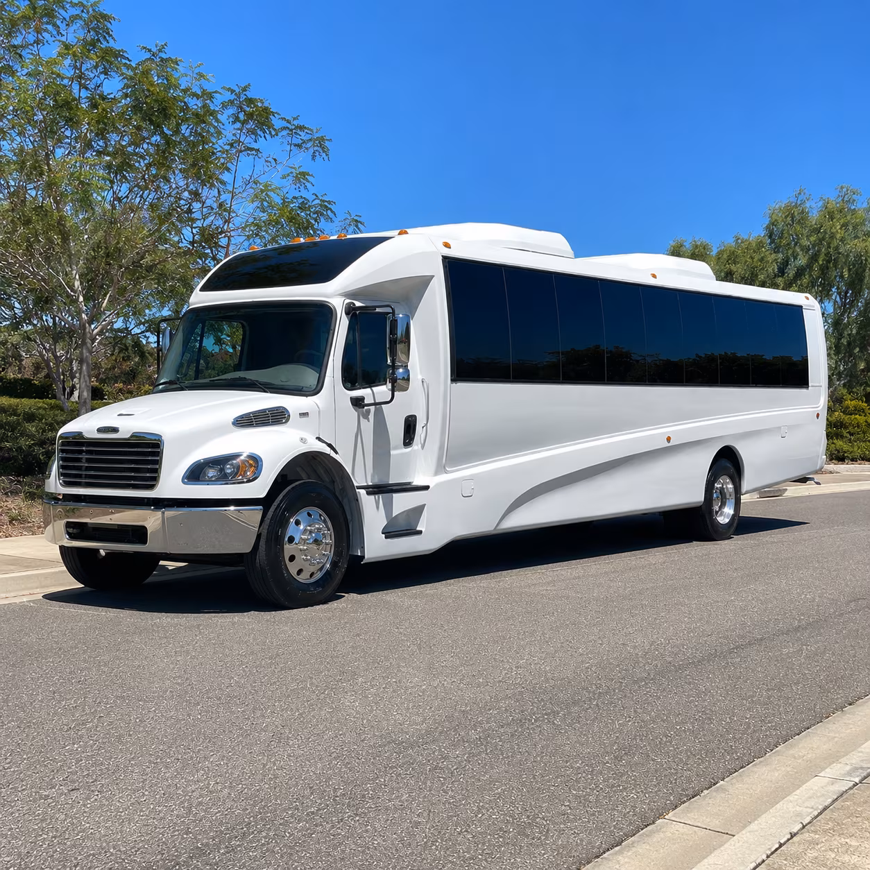 queens 25 passenger minibus